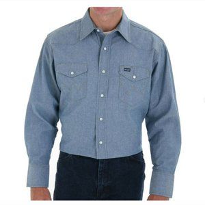 NWT: Wrangler Cowboy Cut Light Blue Chambray - Mens Shirt